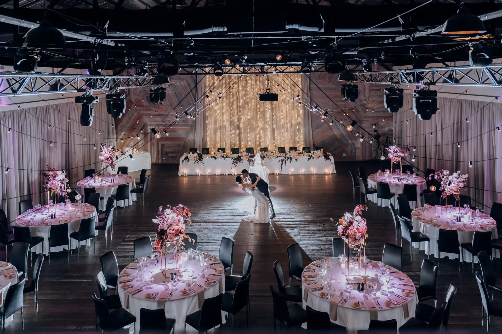 Wedding-CargoHall-People-13