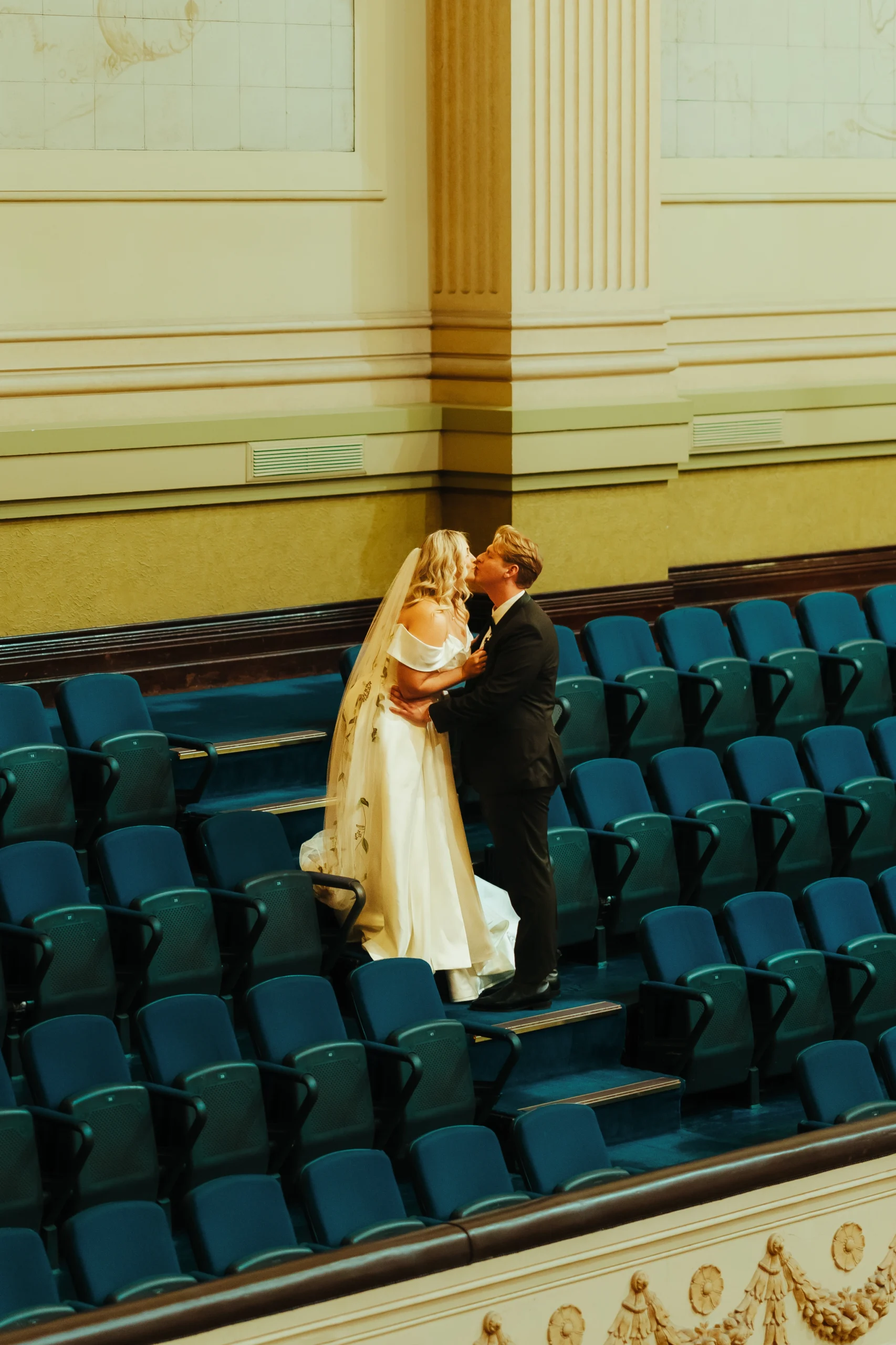 CJ-PorticoBalconyWedding-JacksonGrant-55