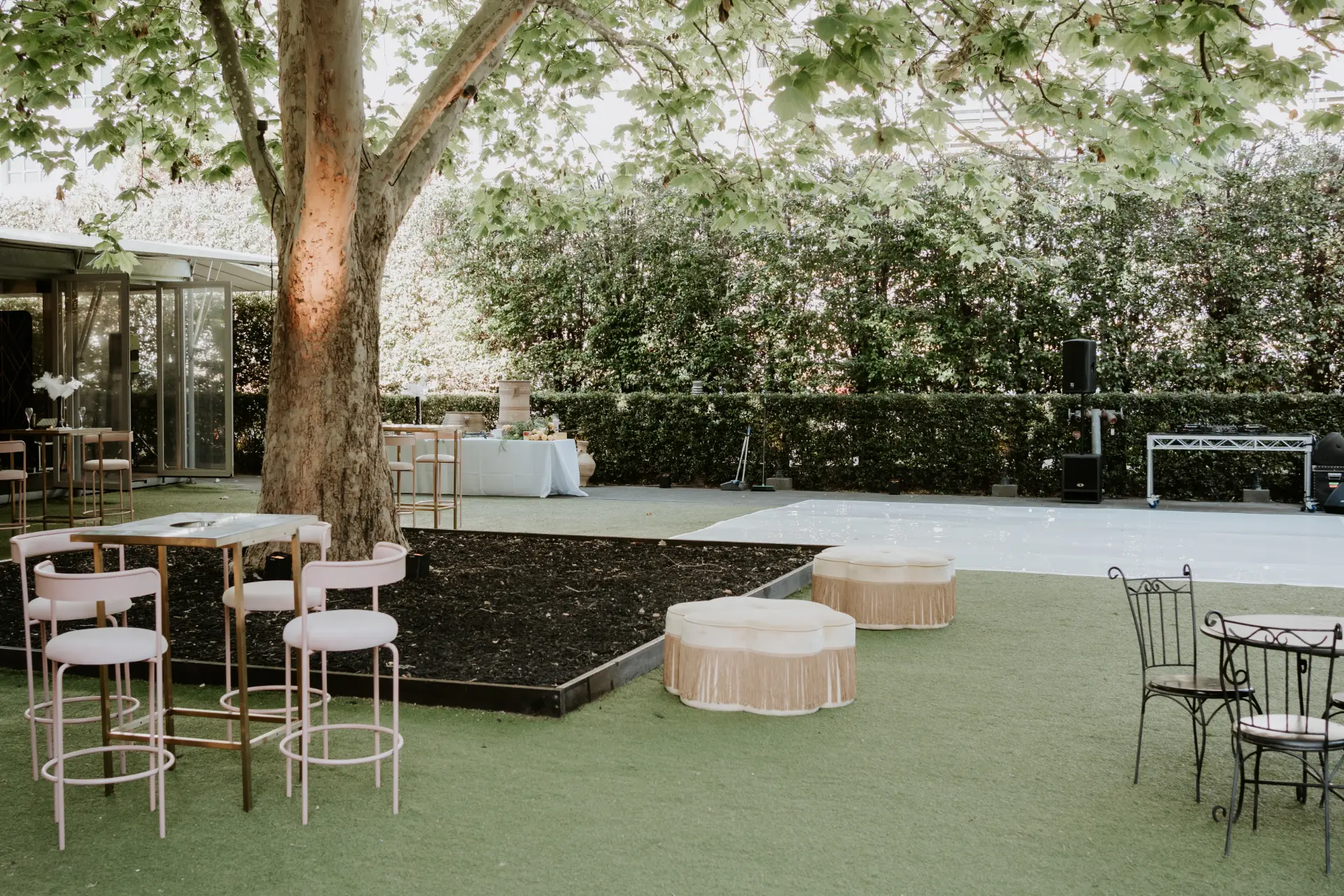 Hellenic-EasternCourt-Setup-2