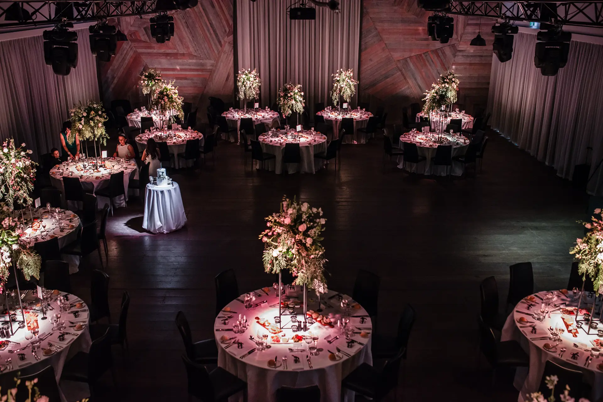 Wedding-CargoHall-Setup-6