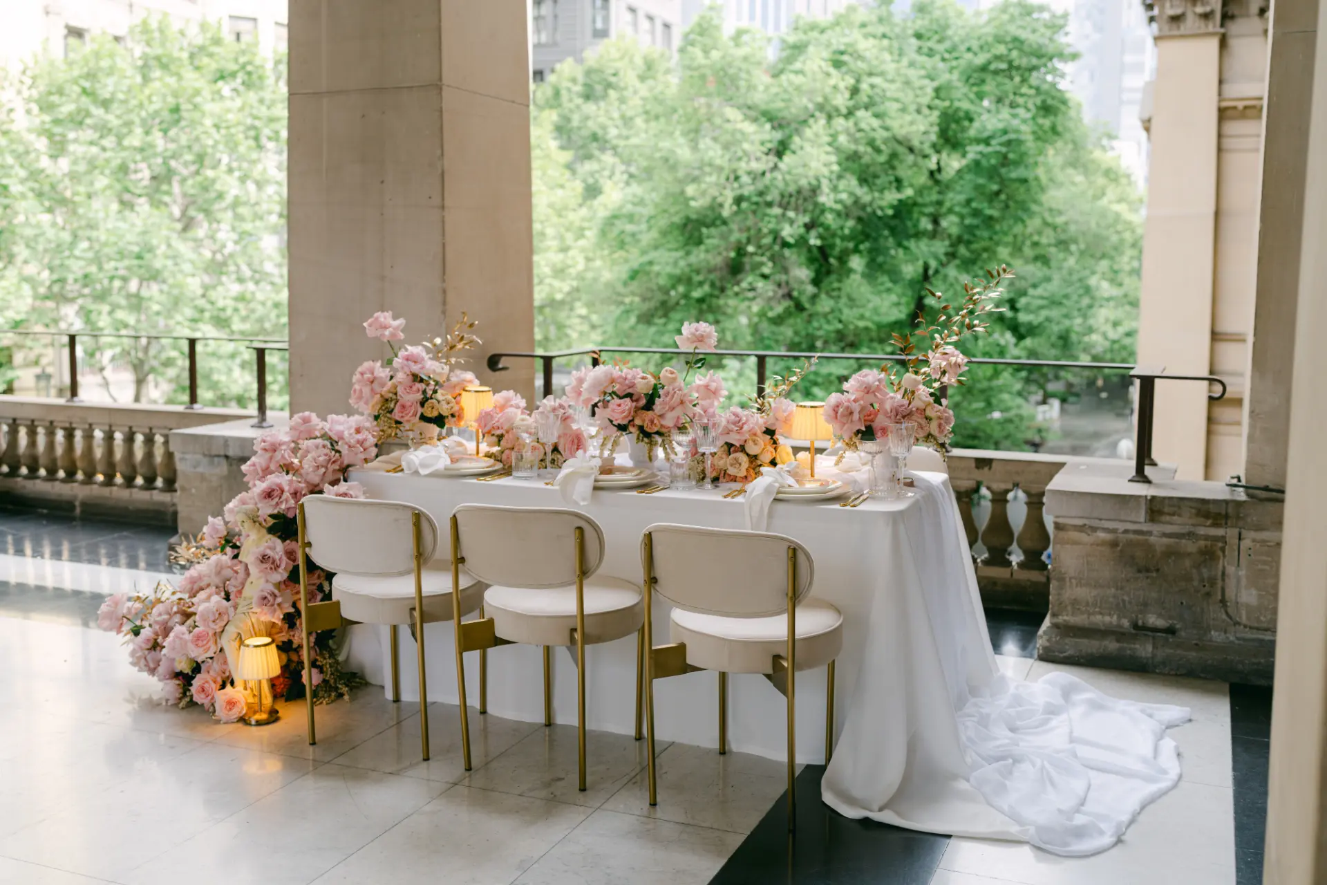 Wedding-MelbTownHall-PorticoBalcony-Setup-3