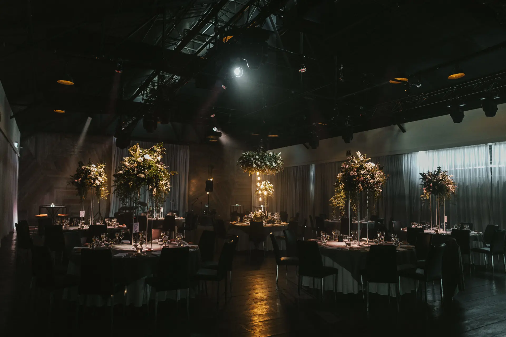 Wedding-CargoHall-Setup-9