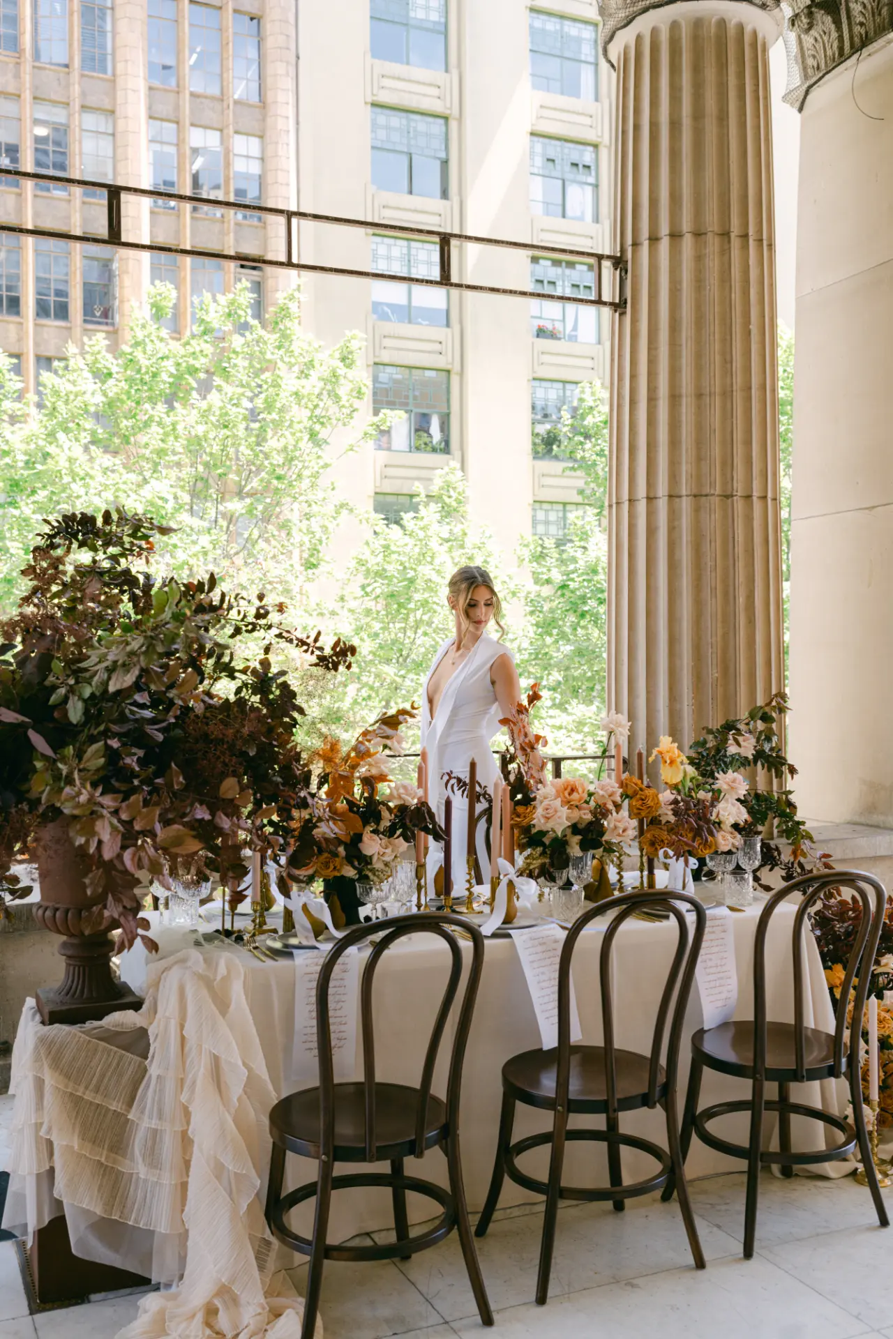 Wedding-MelbTownHall-PorticoBalcony-People-8